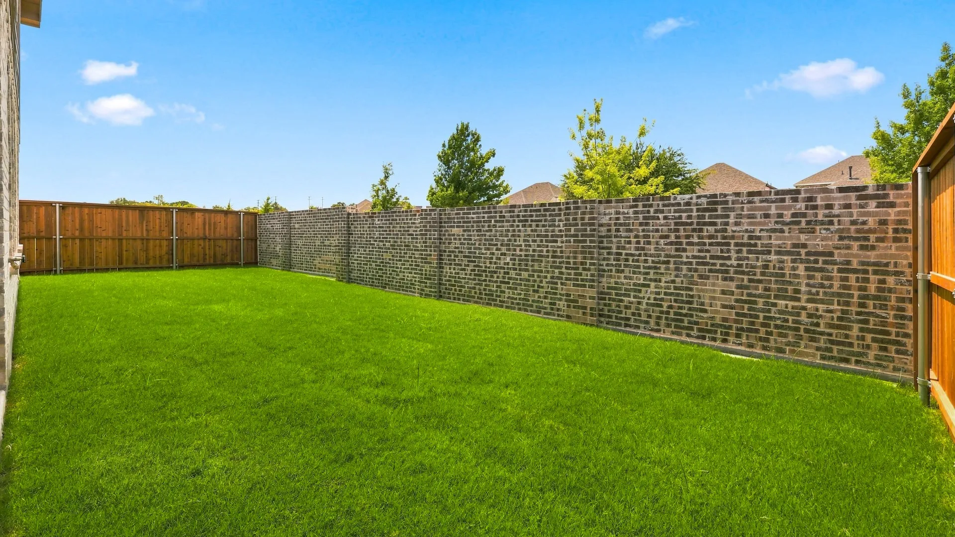 Elm at 2712 Alcove Lane, Corinth, Texas: photo 3
