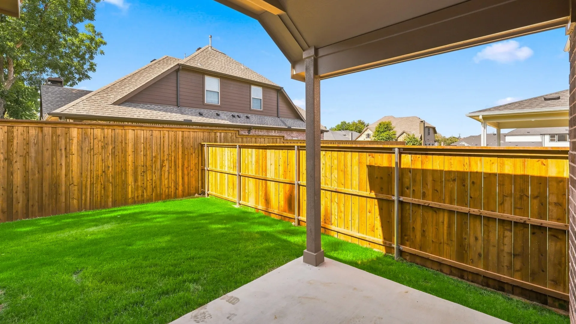 Oleander at 2904 Alcove Lane, Corinth, Texas: photo 3