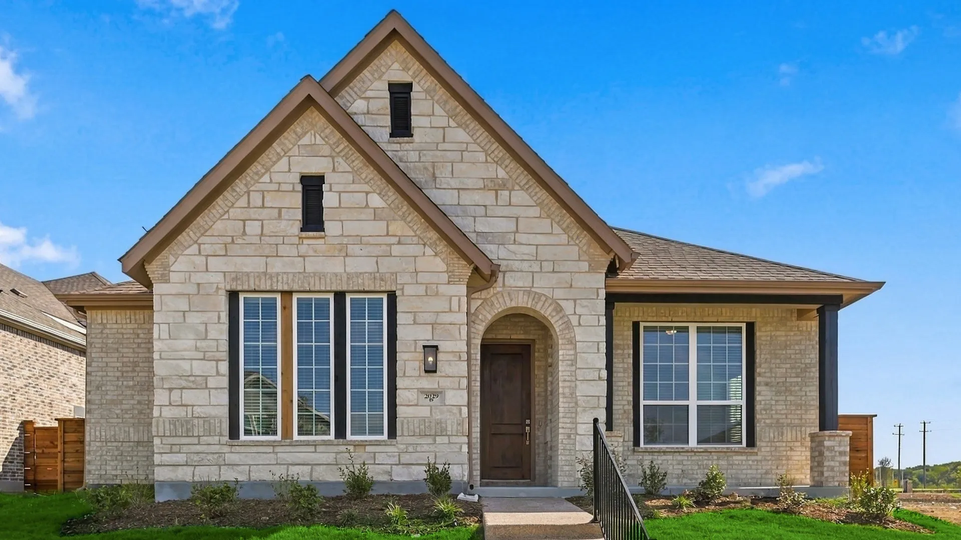 Albany II at 2029 Jasper Meadow, Mesquite, Texas