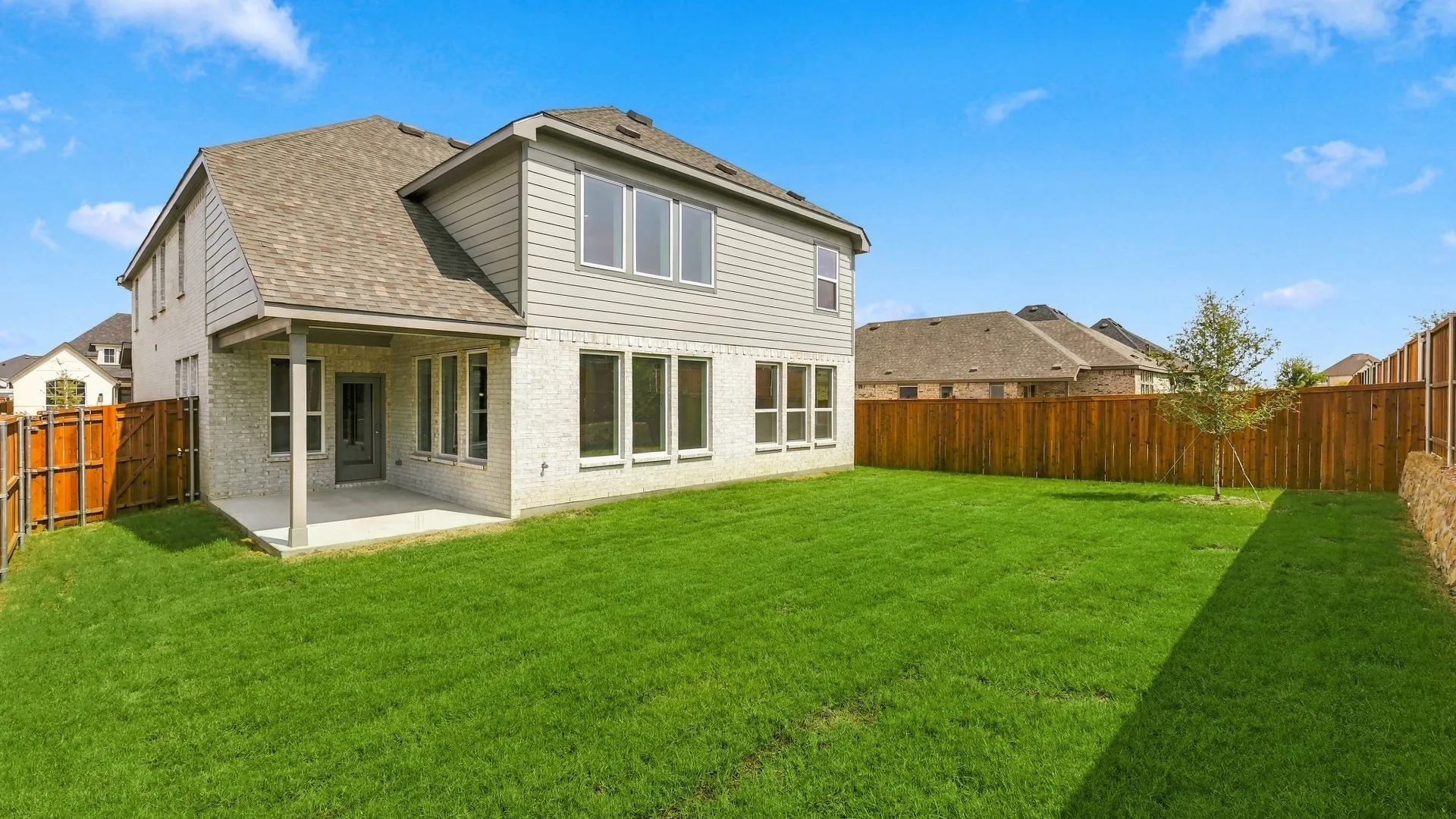 Elm at 936 Alberta Spruce Road, Fort Worth, Texas: photo 3