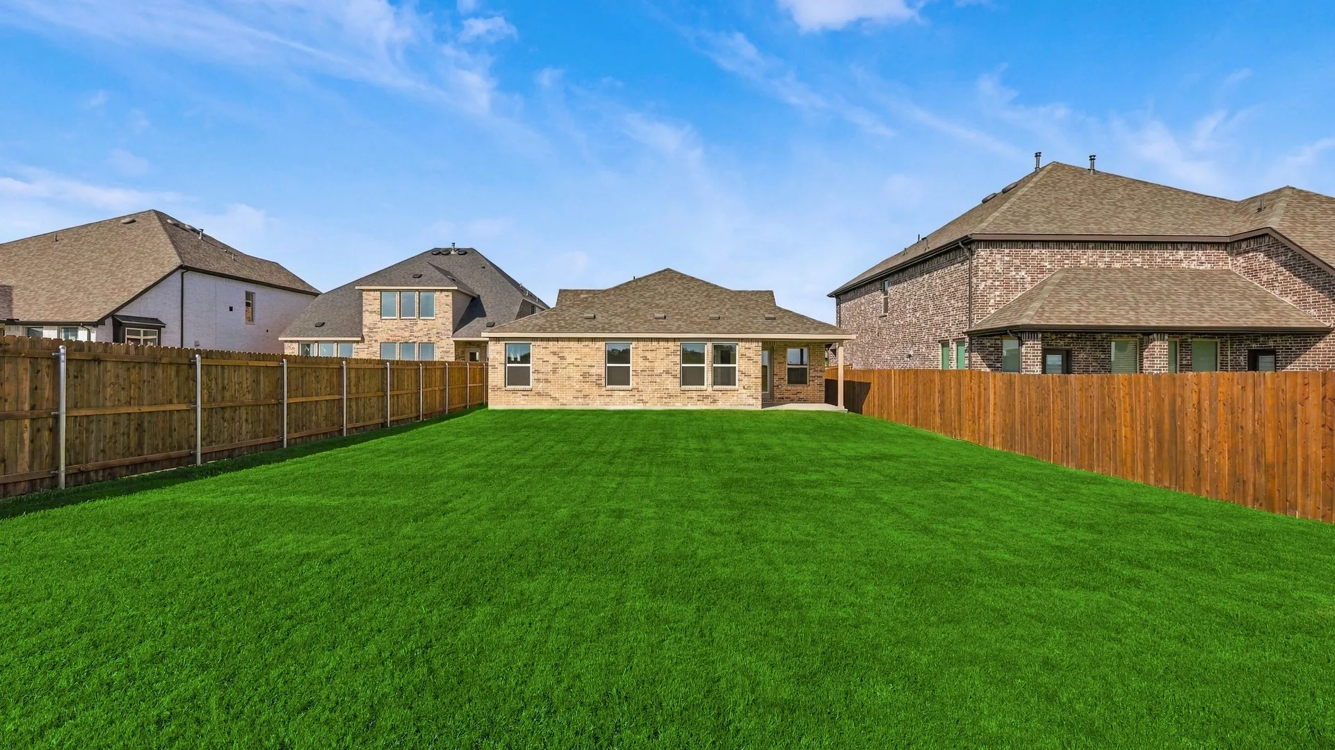 Laurel at 1122 Rothland Court, Red Oak, Texas: photo 2